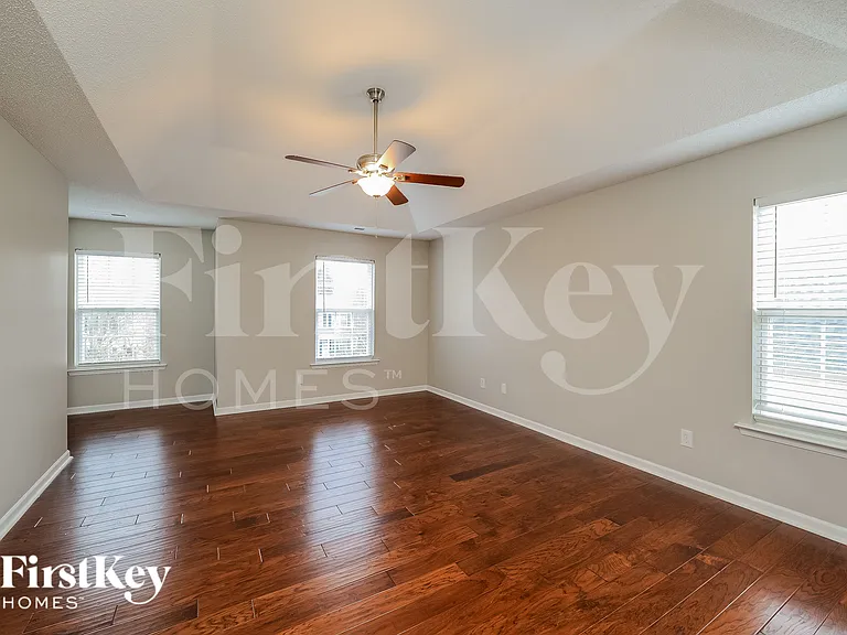6052 Glen Way Dr — Photo 8