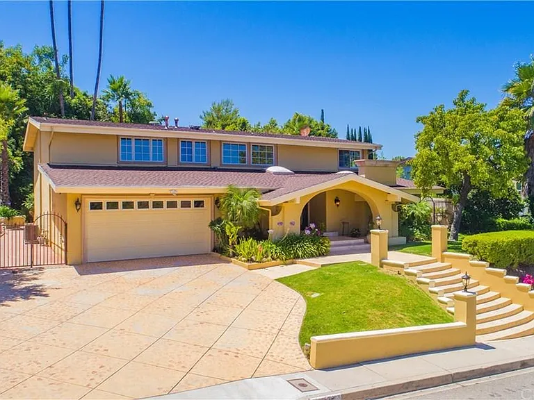 16545 Park Lane Cir — Photo 1