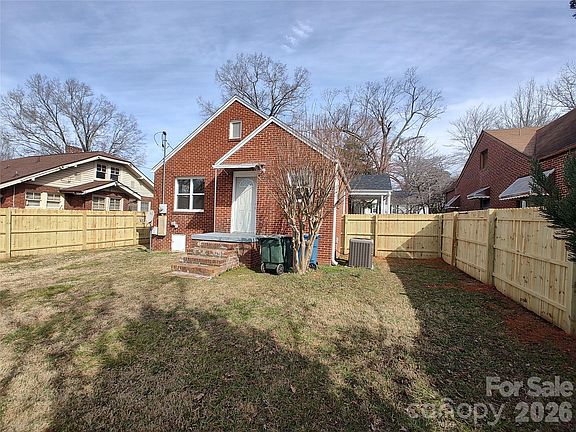 5th image of 823 Lincolnton Rd