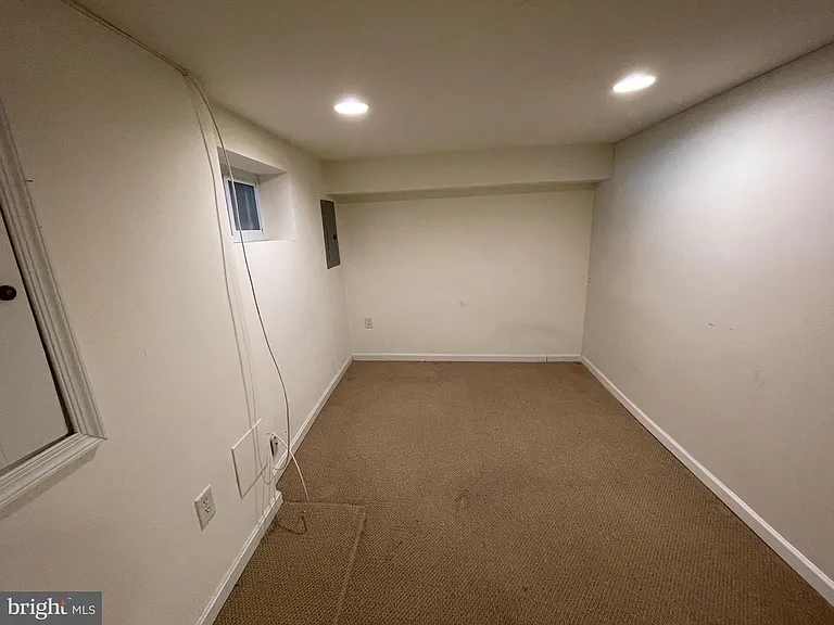 514 Columbia Rd NW — Photo 26