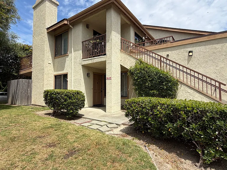 24 Village Circle Dr — Photo 1