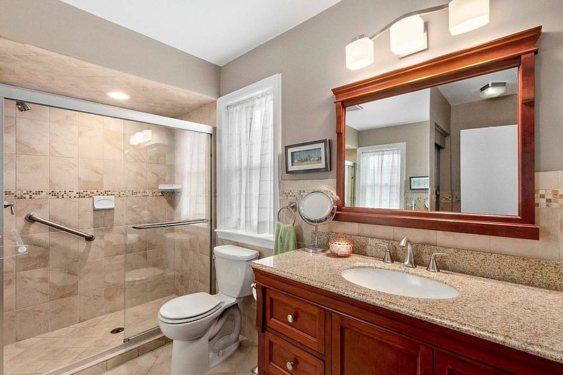 42 Saint Andrews Cir, Southampton, NY 11968 | Out East