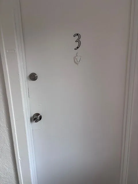2 bed, 1.0 bath, 1004 sqft, $1,300 — Photo 2