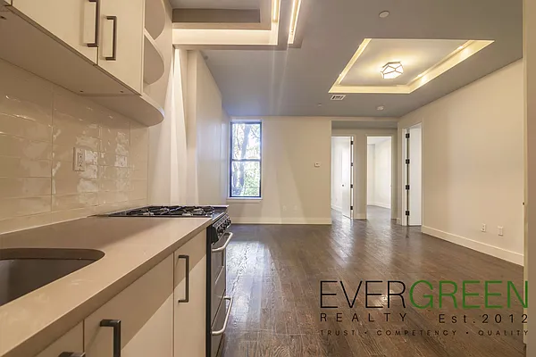 Rented by Evergreen Apartments BK | media 26