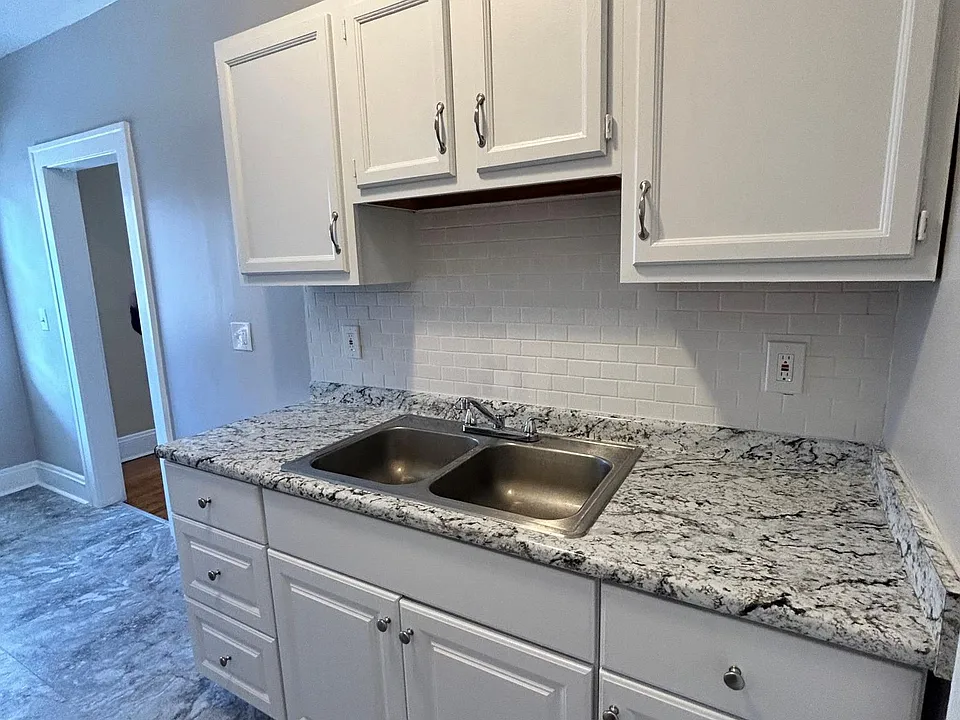 Highland Manor Apartments