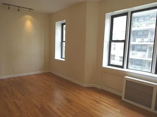 Rented by City & Suburban | media 21