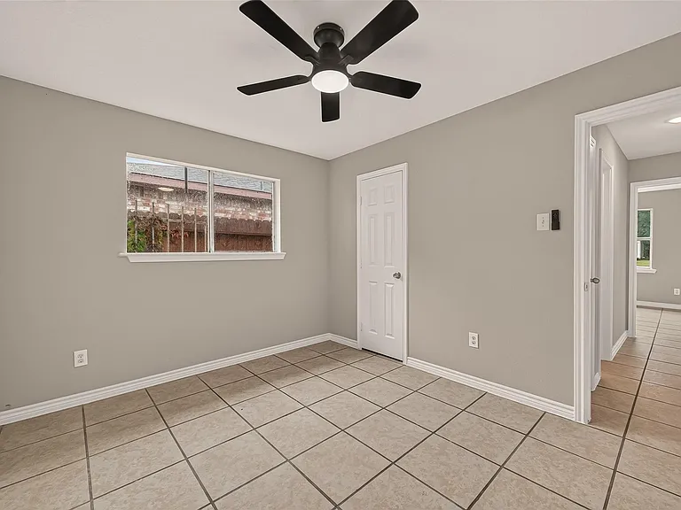 8607 Valley Forest Dr — Photo 16