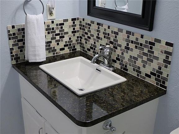 4th image of 637 Sunny Slope Dr