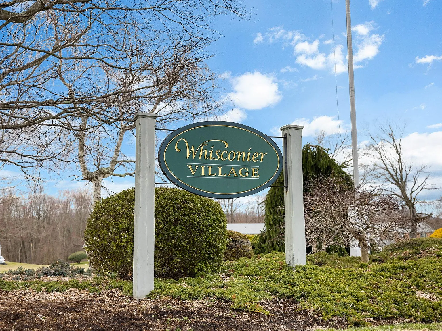 2 bed, 1100 sqft, $2,200 — Photo 3