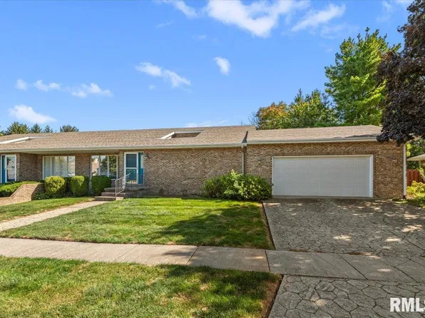 608 Westwinds Dr, Jacksonville, IL 62650