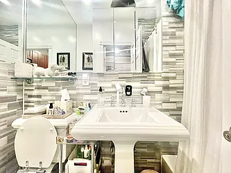 Rented by Century 21 Premier 