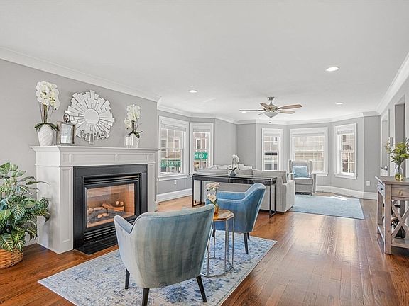 4th image of 476 E 3rd St #1