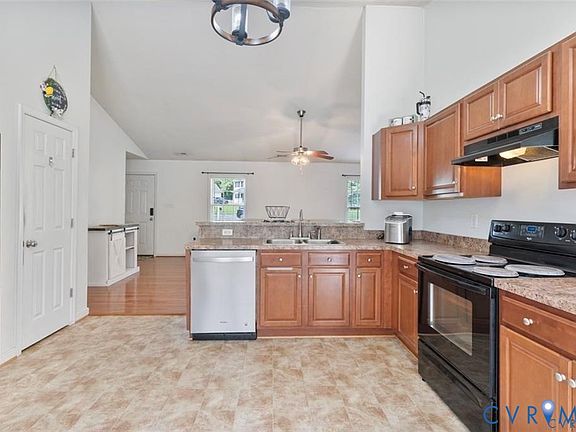 4th image of 2212 Sara Ann Ct