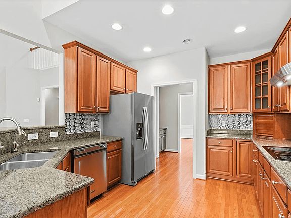 2nd image of 121 Vista Brooke Dr