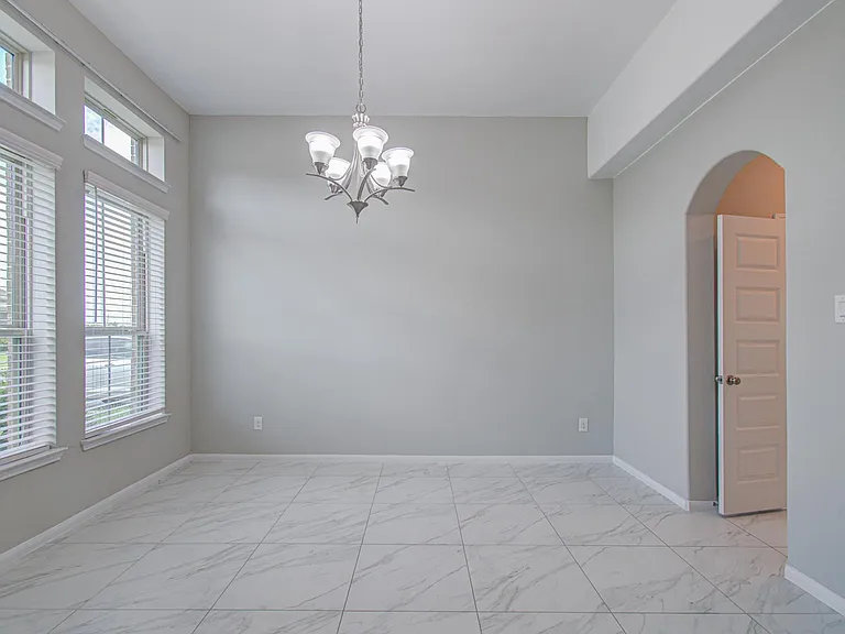 3014 Roberta Sue Dr — Photo 5