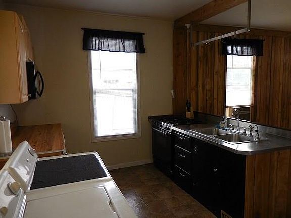 4th image of 1508 West Ln