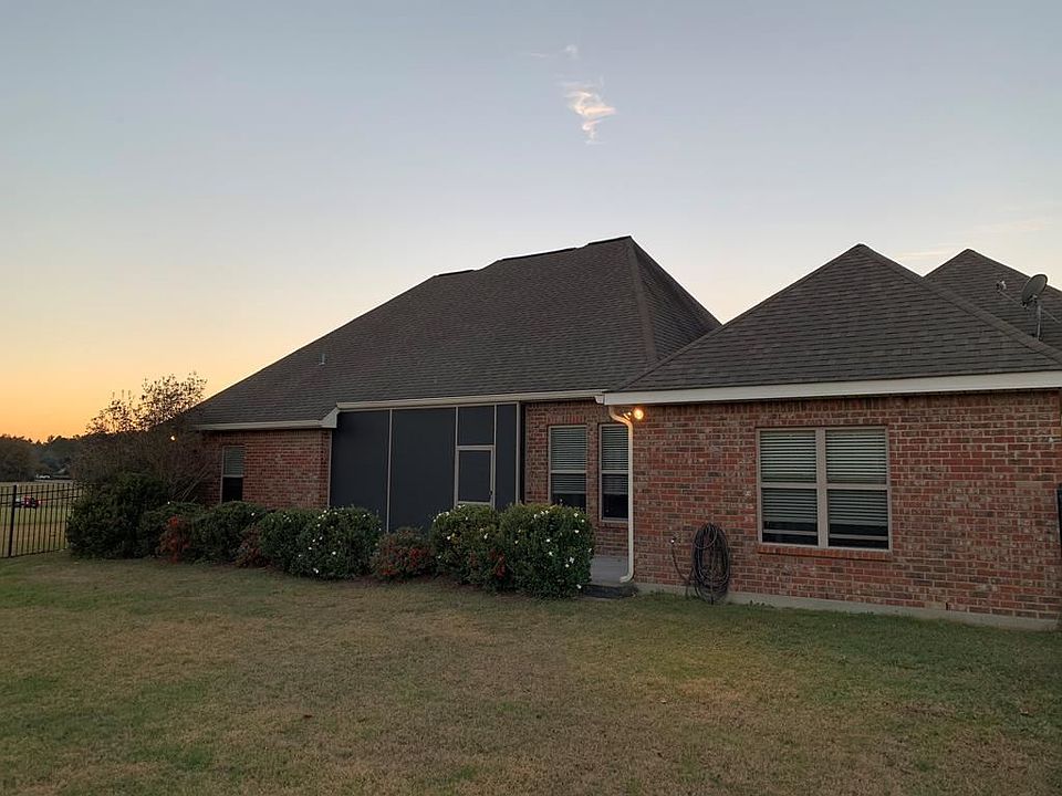 2nd image of 6 Bloomingdale Dr