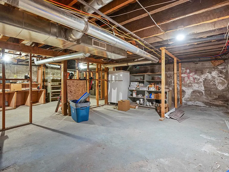 107 E Holland Ave — Photo 36