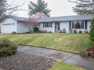 1933 Redbud Ln, Medford, OR 97504
