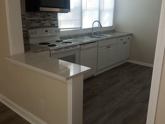 4th image of 127 N Allen St APT 1