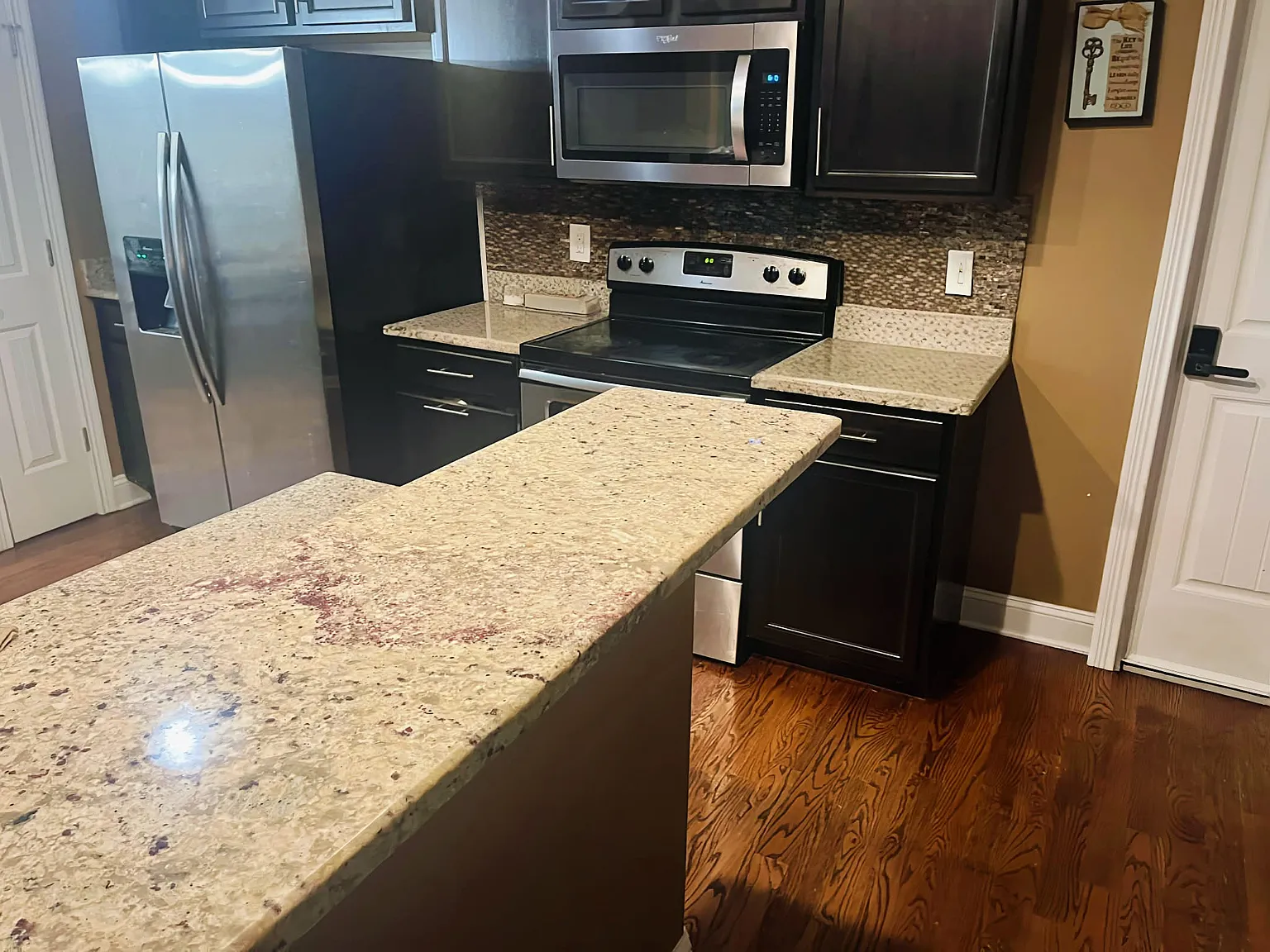 5 bed, 2273 sqft, $800 — Photo 2