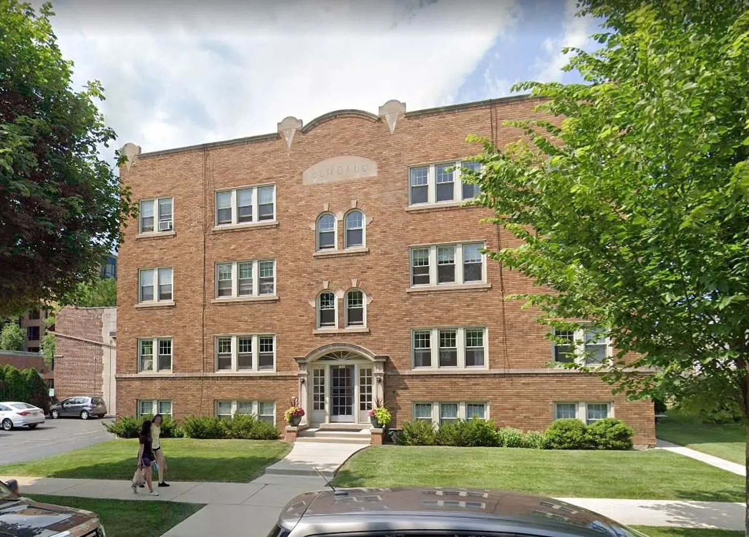 1804 E Elmdale Ct — Photo 1