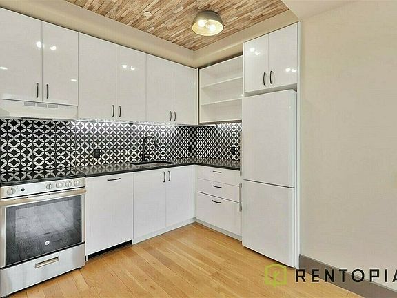 4th image of 340 Evergreen Ave #478