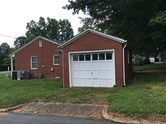 Nice little attached garage for storage!