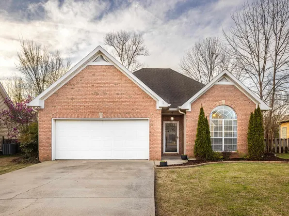 1186 Amberley Woods Dr, Helena, AL 35080