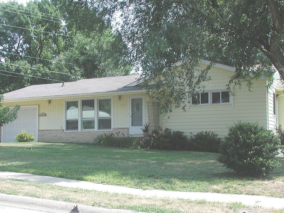 Ranch Style Home with Walk Out Basement, Large Yard