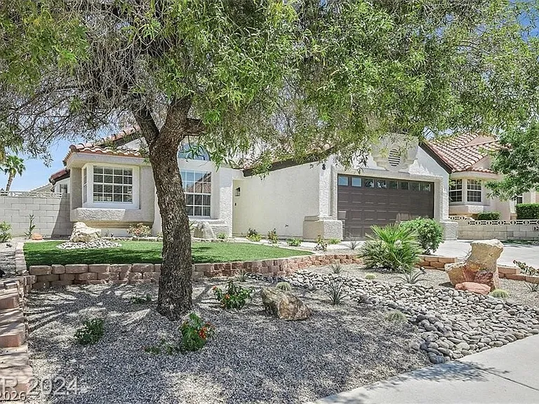 8 Barton Spring Cir — Photo 29