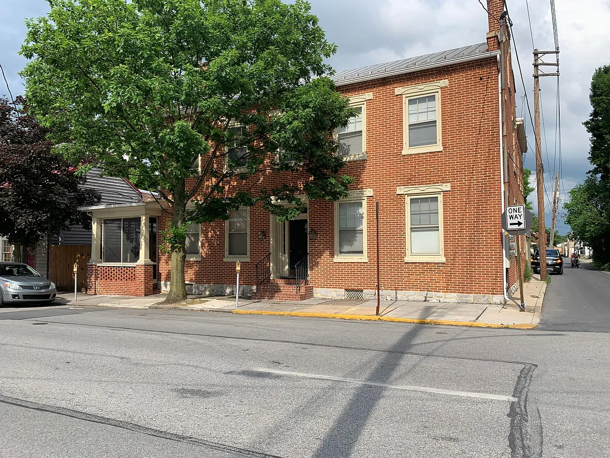 Building Photo - 35 N Bedford St #4