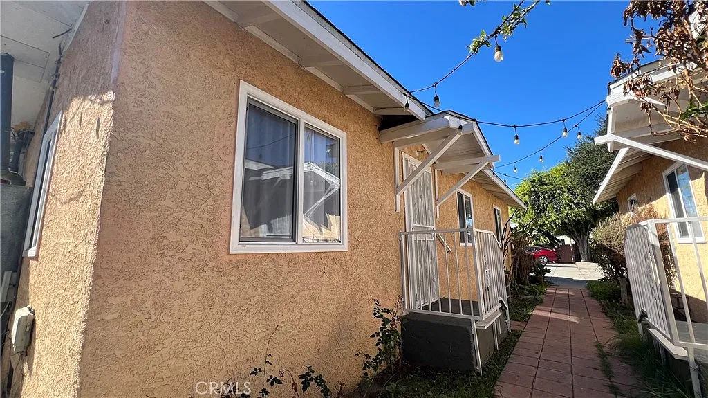 2 bed, 700 sqft, $3,100 — Photo 3