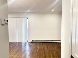 310 Hammond Pond Pkwy #5, Chestnut Hill, MA 02467