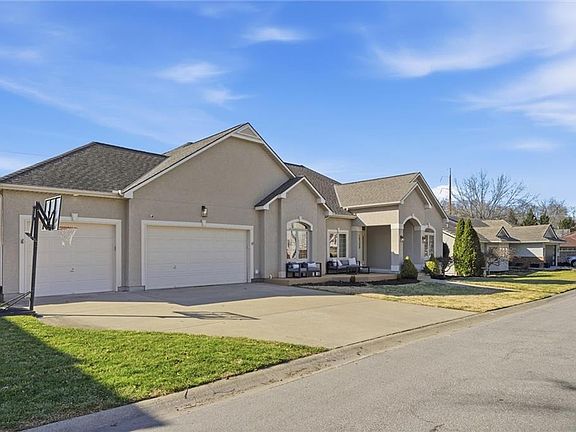 4th image of 10308 Granada Ln