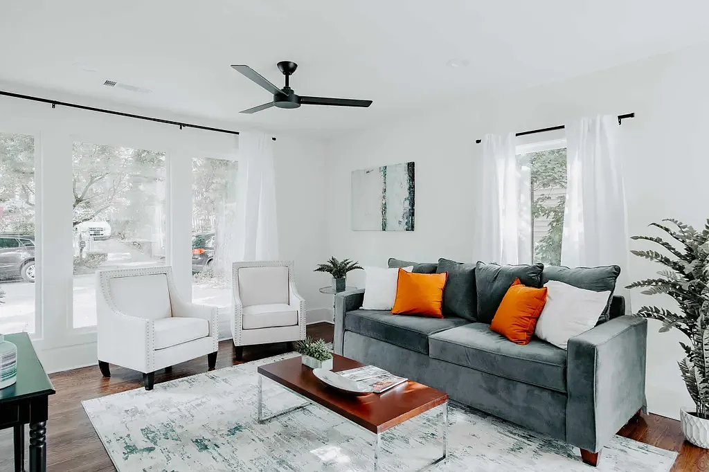 1 bed, 772 sqft, $1,900 — Photo 2