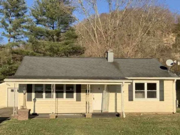 1519 Karin St, Ironton, OH 45638