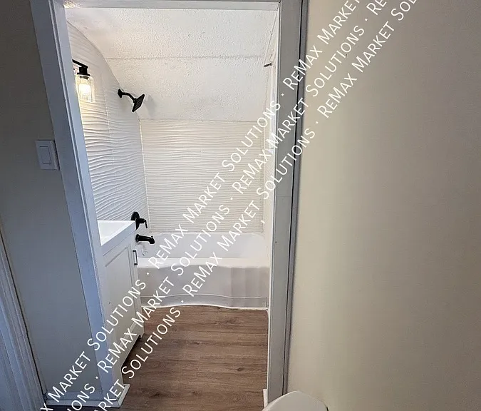 418 W 17th St #2 — Photo 16