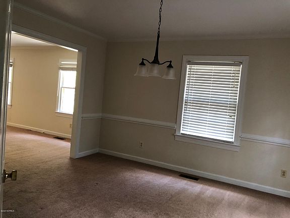 3rd image of 3211 Wedgewood Dr