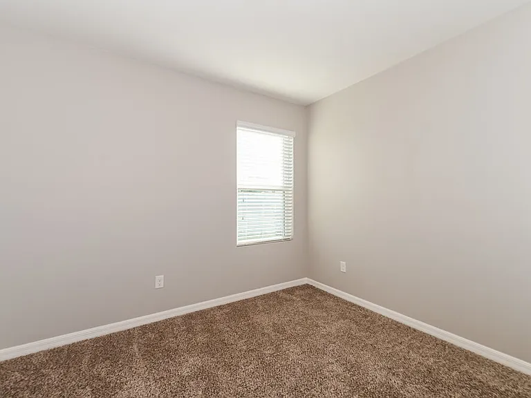 114 SW 21st St — Photo 14