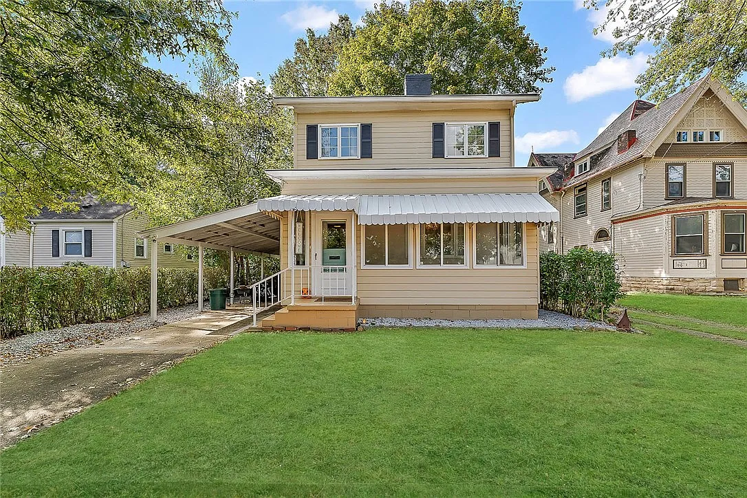 634 Maple Ln photo 1
