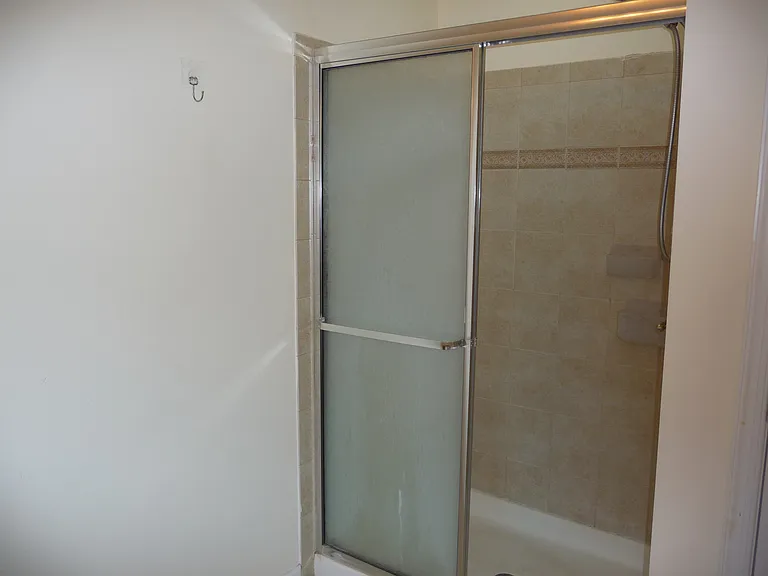 220 Roosevelt Dr — Photo 41