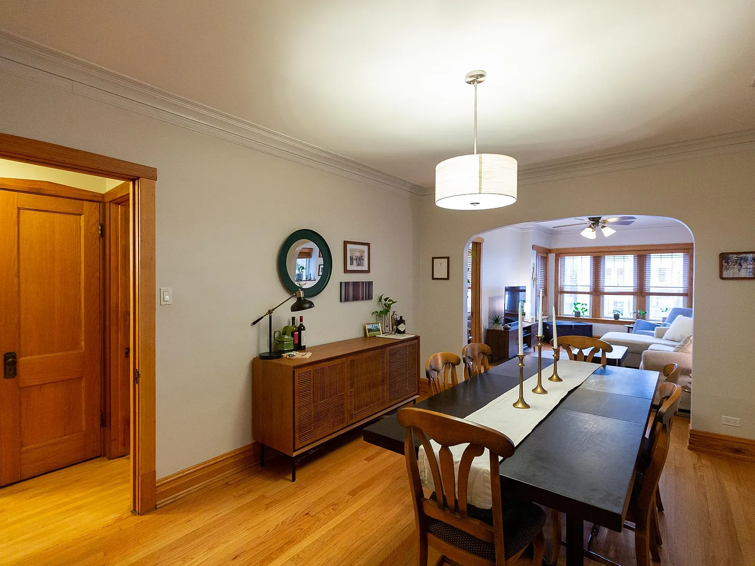 2 bed, 1.5 bath, 1100 sqft, $2,300 — Photo 3