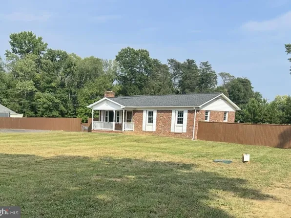 241 Ferry Rd, Fredericksburg, VA 22405