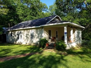 1706 Ray Dr NE, Dalton, GA 30721