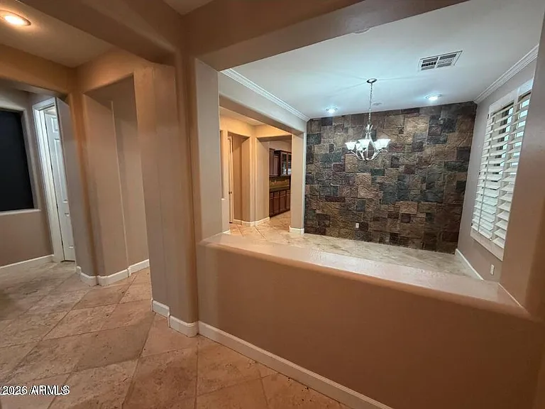 421 W Wisteria Pl — Photo 3