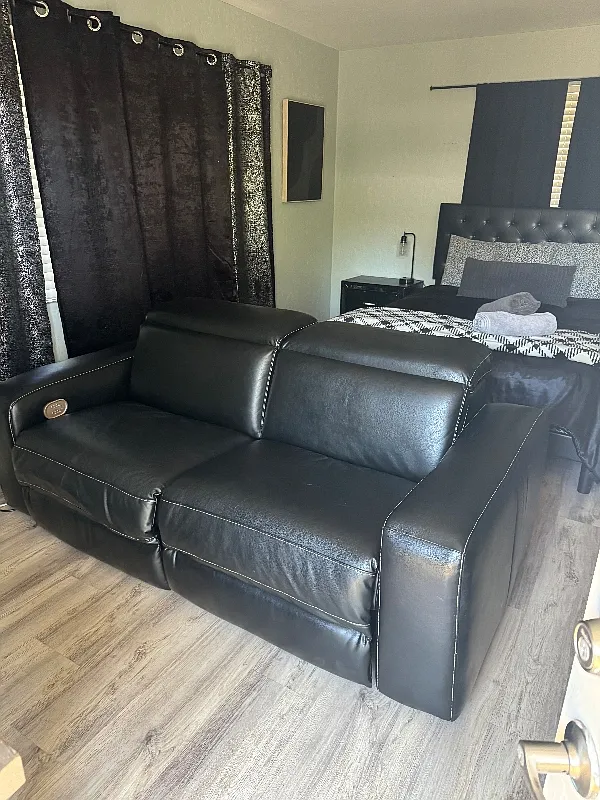 Studio, 900 sqft, $2,400 — Photo 3