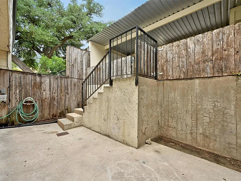 6637 Valleyside Rd — Photo 23