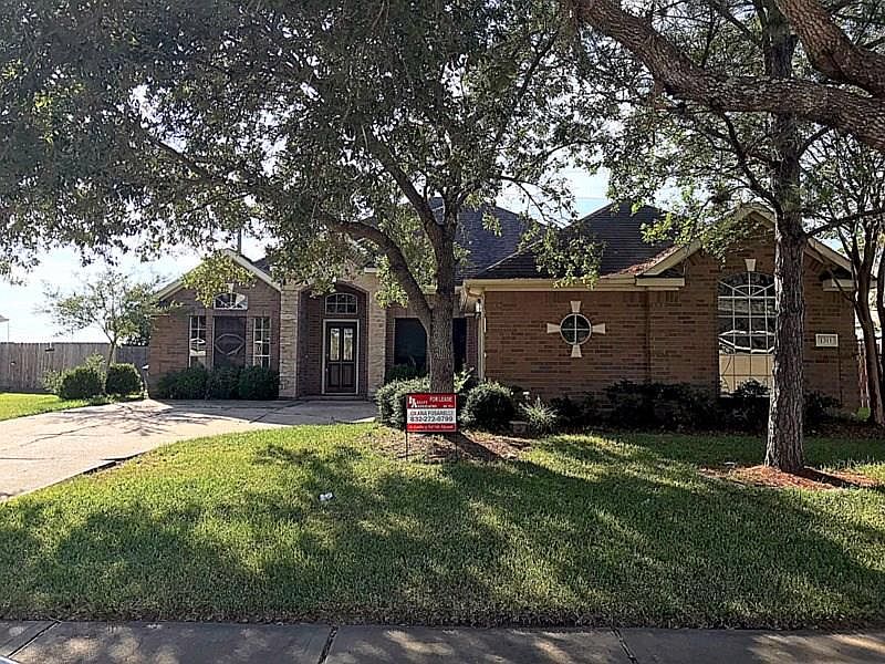 1st image of 1311 Pine Mills Dr