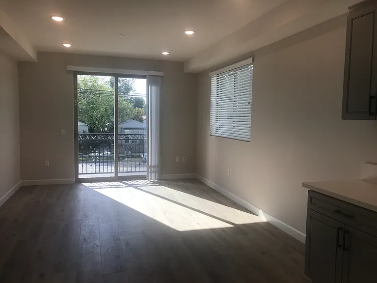 5120 Cahuenga Blvd #103 — Photo 12